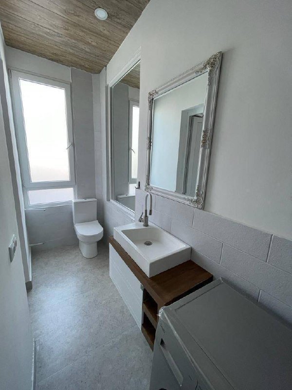 Квартира студия с балконом, мебелью, техникой 4