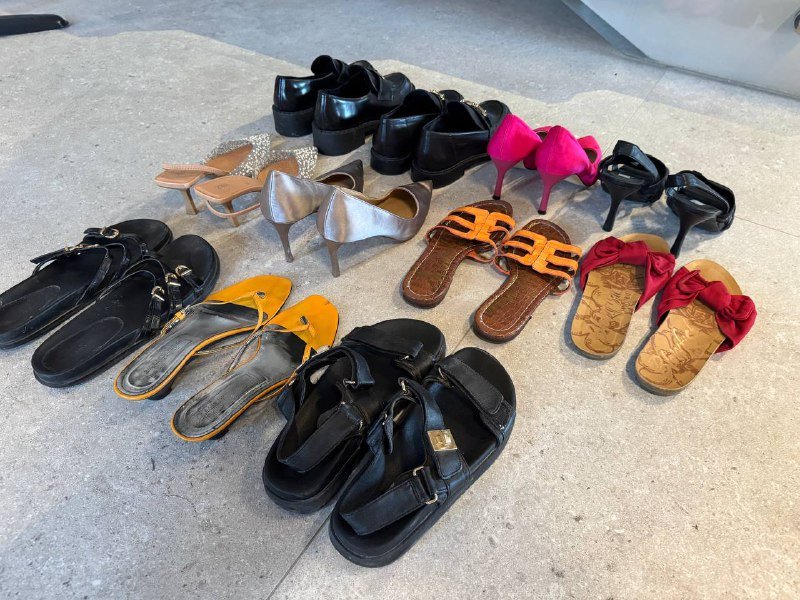 Женская обувь разных моделей черная и цветная 2