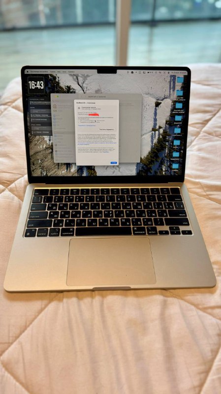 MacBook Air M3 (2024) 16GB RAM 512GB SSD 4