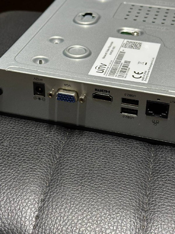Сетевой видеорегистратор UNV NVR301-04LP 4