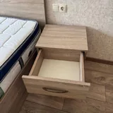 Двуспальная кровать с двумя прикроватными тумбами 3