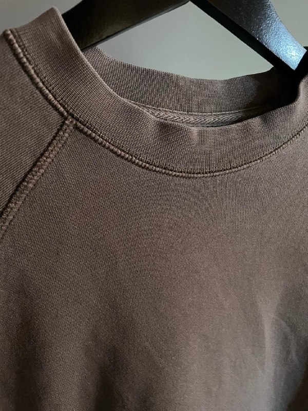 Свитшот Arket, Черные брюки Massimo Dutti, Слитный купальник Calvin Klein 2