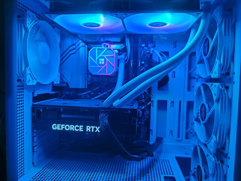 Intel Core i7 14700KF, Palit RTX 4070, Asus Prime Z790-V, 32GB DDR5, 1TB SSD, Dell Alienware 24.5 FHD 360Hz