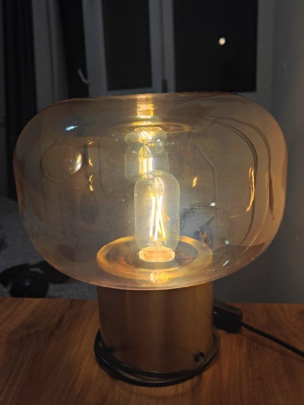 Настольная лампа