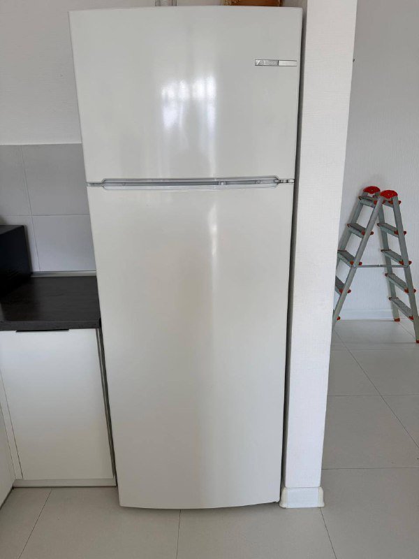 Кровать с матрасом, шкаф, холодильник 5