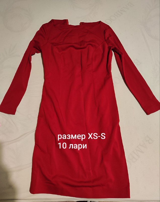 Платье красное, Кружевной черный топ