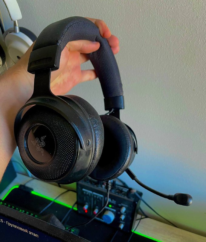 Игровая мышь Razer Basilisk v3, Игровые наушники Razer Kraken v3 3