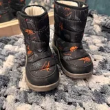 Детские зимние сапожки с динозаврами 2