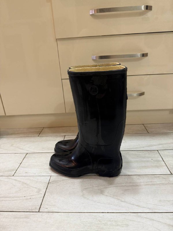 резиновые сапоги низкие 41, высокие 42 размер 5