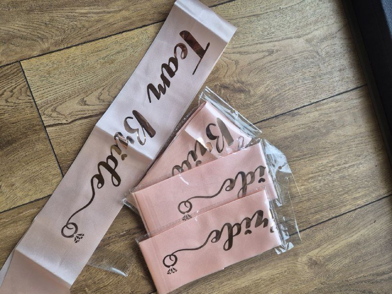 Когтеточка, платье, куртка Lacoste, поло Lacoste, ленты девичник, датчик газа, клавиатура, драцена 6