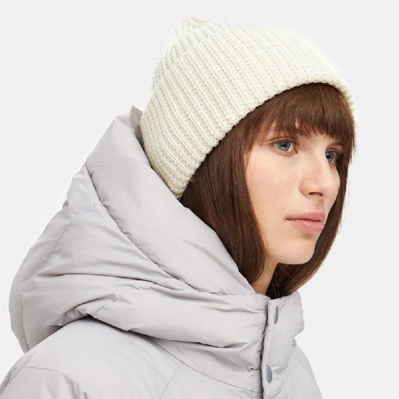 Шапка SHU молочная 2