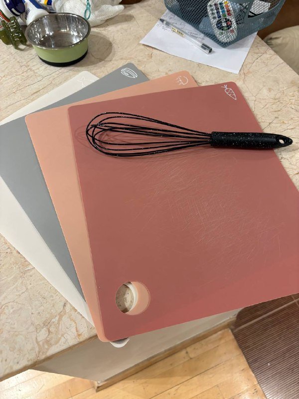 Переноска для кошки, миска, контейнеры, корзины, кухонные доски, венчик, краски для рисования 6