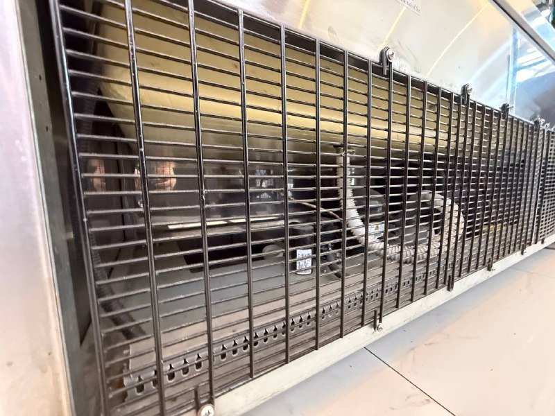 Холодильная витрина Arctic Air ARC3102C 5