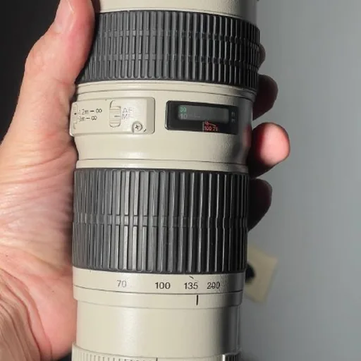 Объектив Canon, MIDI-клавиатура, LED-лампа, зеркало