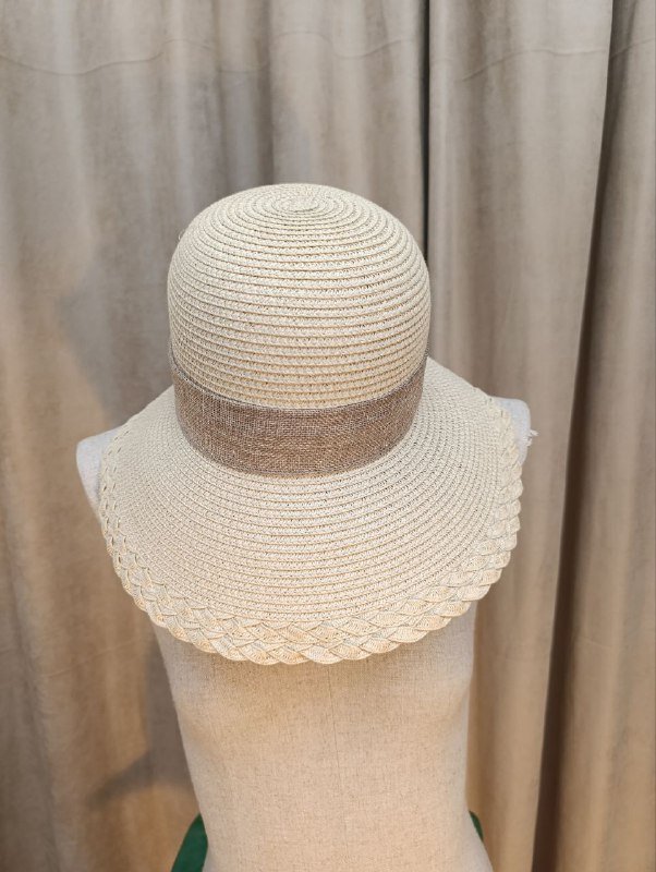 Шляпы 4 штуки 4