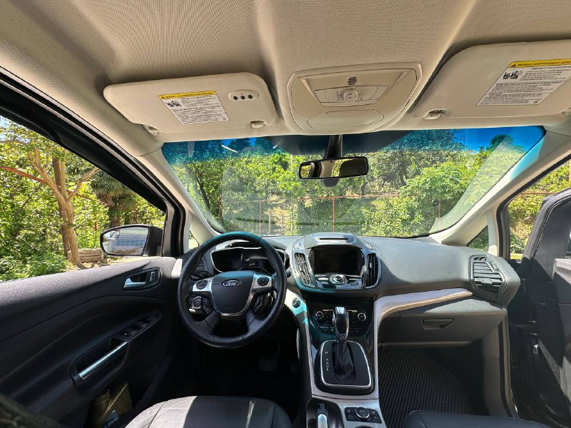 Ford C-Max гибрид 2016 года 7