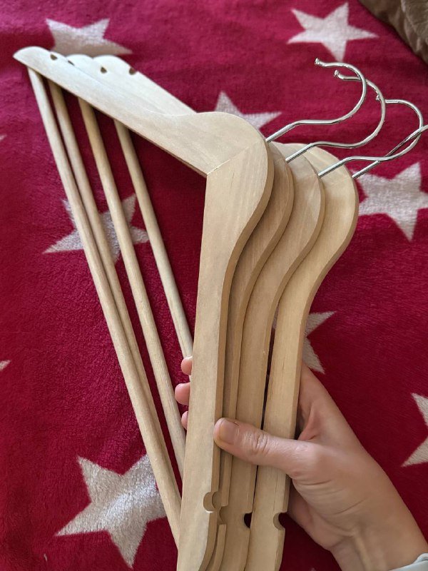 Деревянные вешалки для одежды