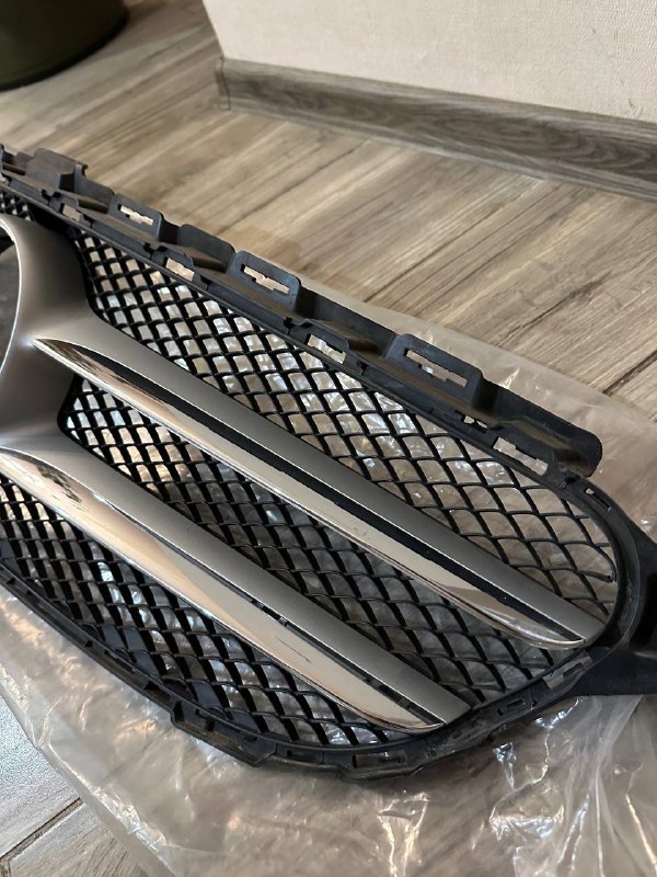 Передняя решетка Mercedes W205 C-Class C250 C300 C43AMG 4
