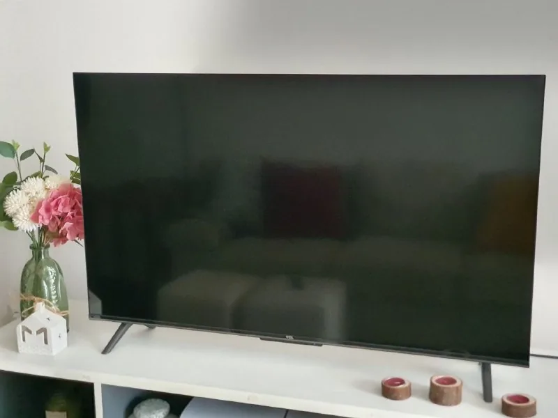 TCL 43P745 Smart TV 1