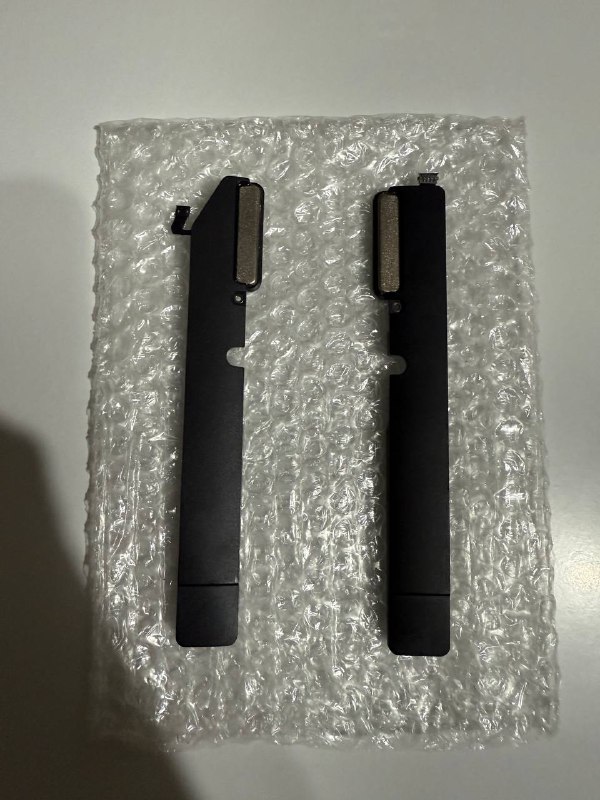Два динамика на MacBook Air 13.3 2020 года