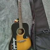Акустическая гитара Epiphone с утеплённым чехлом 2