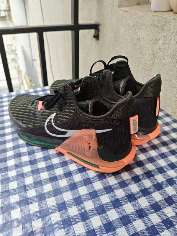 Кроссовки мужские Nike LeBron Witness 6 2