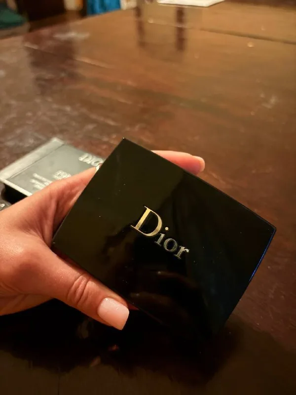 Тональная пудра Dior 1