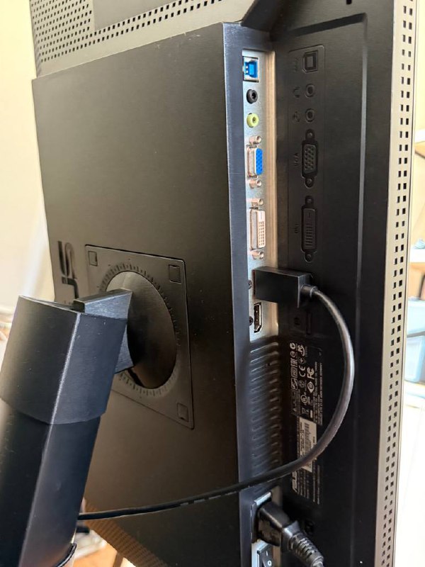 Монитор ASUS PB248Q, клавиатура Keychron K6, наушники 8