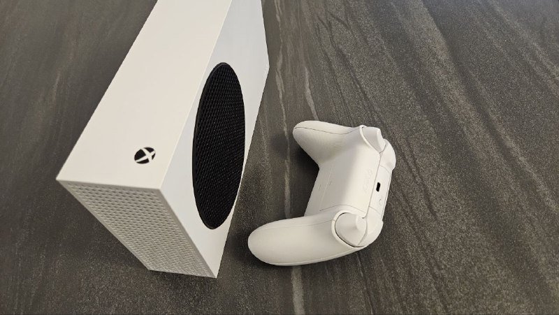 Игровая приставка Xbox Series S с контроллером 4