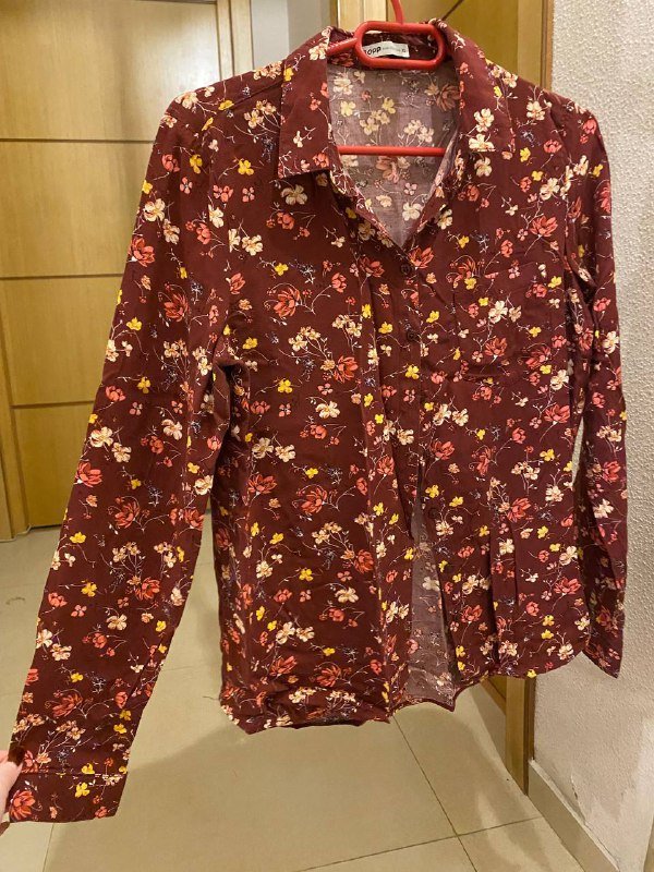 Вязанная жилетка, вязаный топ, рубашка цветочек и желтая в горошек, свитер новогодний, юбки черная и теплая шерстяная 3