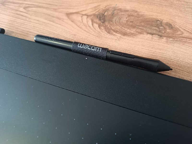 Графический планшет Wacom Intuos Medium с тач функцией 1