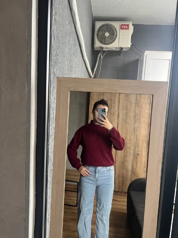 Свитер, джинсы 1
