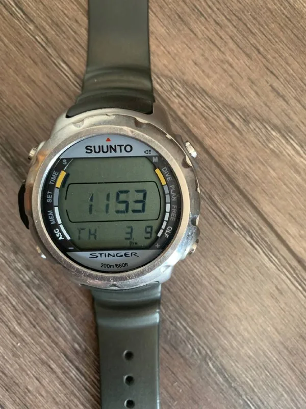 Дайверские часы Suunto Stinger 1