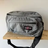 Бананка Eastpak 1