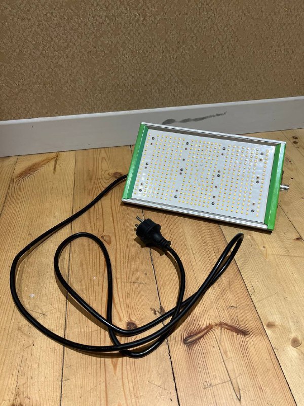 Лампа для выращивания растений с регулировкой яркости 100W