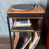 Виниловый проигрыватель, Bluetooth-колонка, полка 2