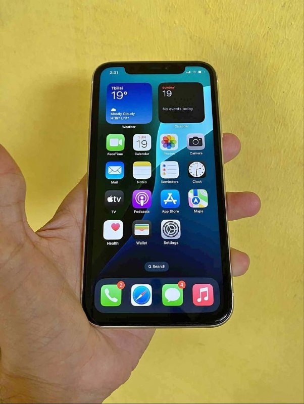 IPhone 11 телефон