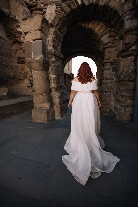 Свадебное платье корсетное атласное 54-56 2