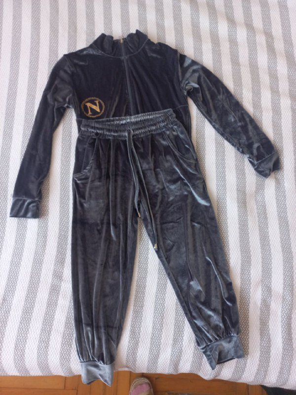 Детская одежда по 10 лари 9