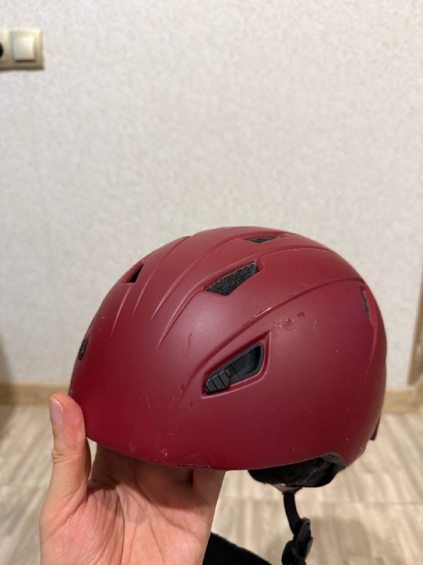 Горнолыжные шлемы GIRO, Glissade и маски Wedze, Electric Charger 2