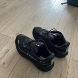 HOKA Clifton 11 GTX Wide sneakers 1