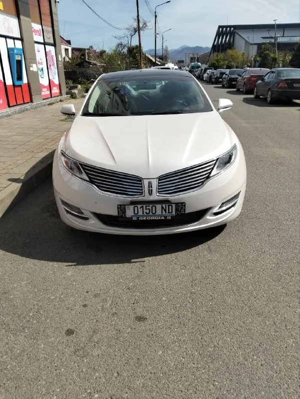 Lincoln MKZ Hybrid 2015 1