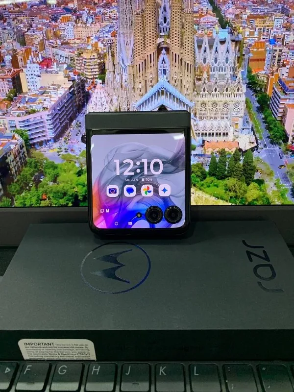 Motorola Razr 2024 1