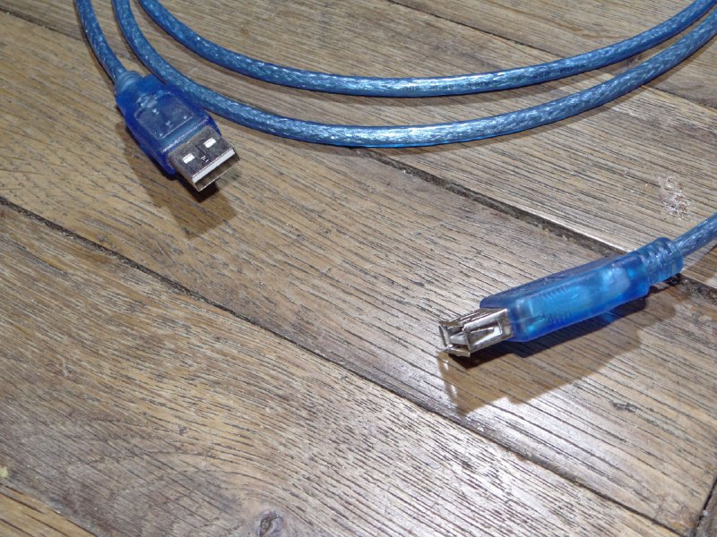 HDMI cables, USB mini, USB micro, flashlight, card readers 9