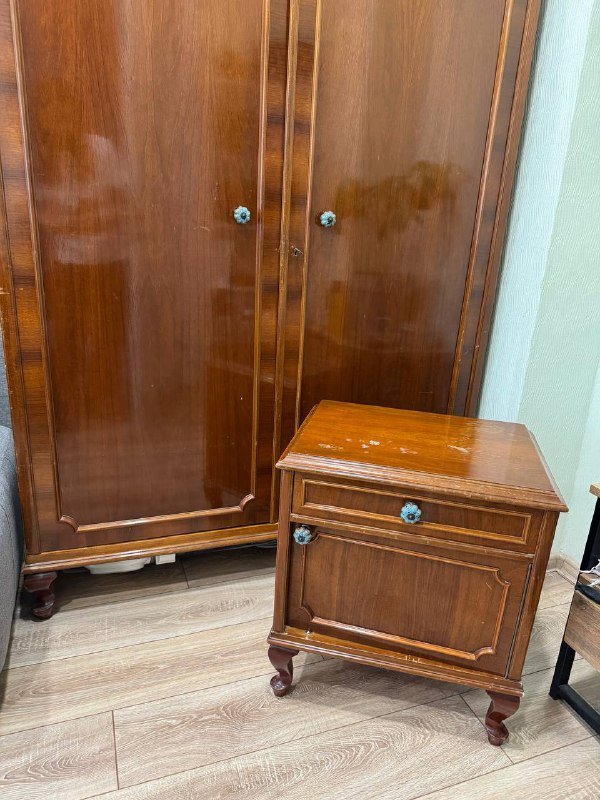 Шкаф и тумбочка 2