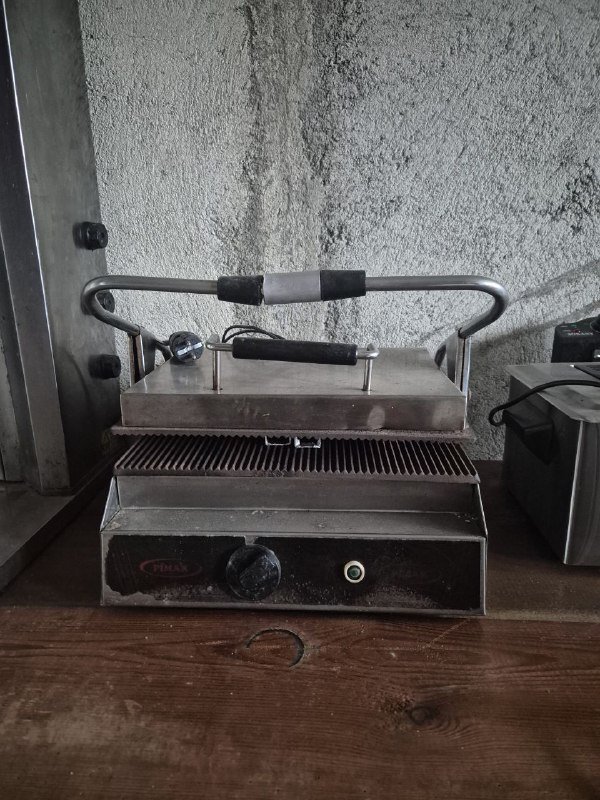 შაურმის აპარატი, კონტაქტური გრილი, ფრიტურნიცა 9