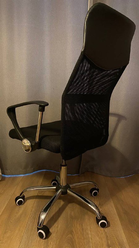 Компьютерный стол Jysk, компьютерное кресло 2