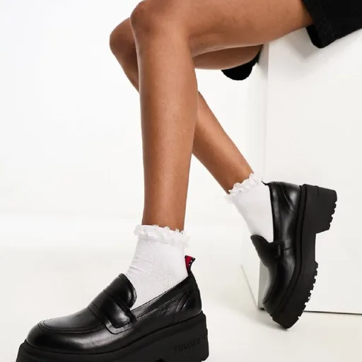 Лоферы Tommy Hilfiger, кроссовки Nike Air Max