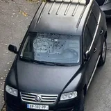 Volkswagen Touareg 1