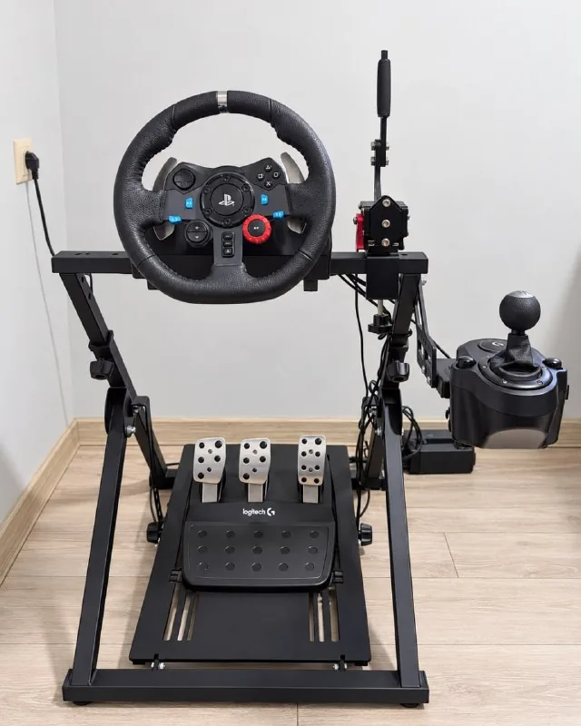 Гоночный симулятор Logitech G29 Driving Force